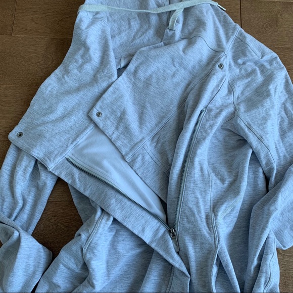 *SOLD* LULULEMON Coast Easy Wrap size 6 grey - Picture 10 of 13